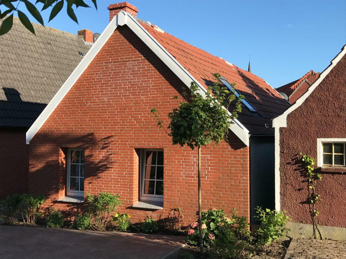 Ferienhaus Wattwurm Rysum Buitenkant foto